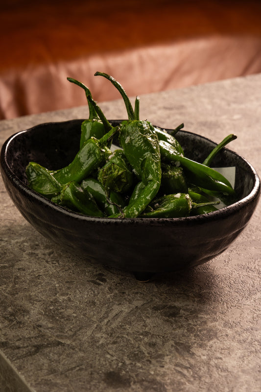 Padrón peppers (v)